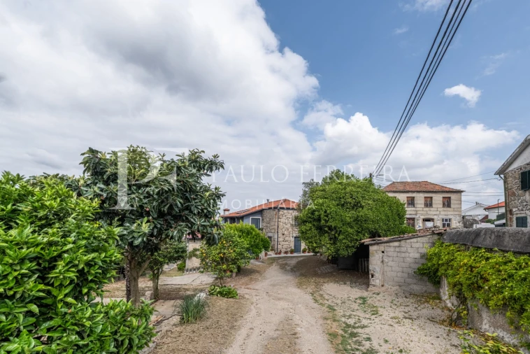 Moradia T3 para Venda em Landim Foto 2