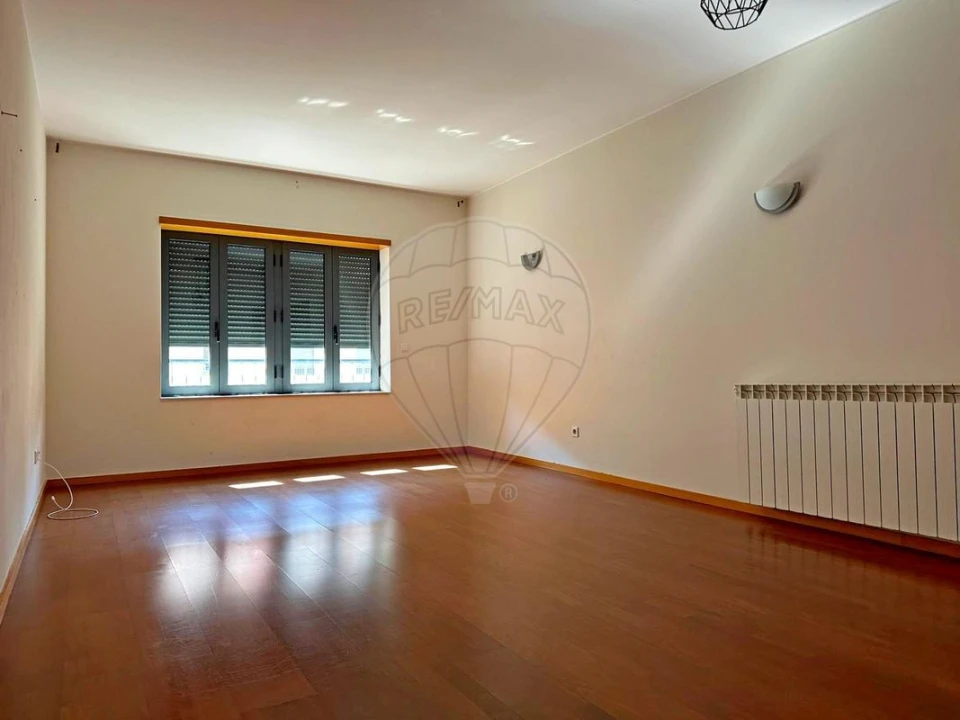 Apartamento T2 para Venda em Oliveira do Douro Foto 5