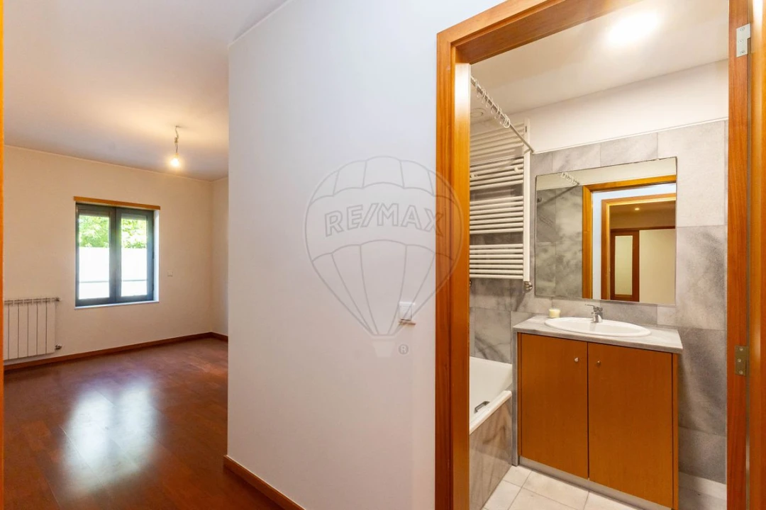 Apartamento T2 para Venda em Oliveira do Douro Foto 17