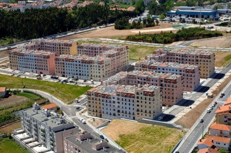 Apartamento T2 para Venda em Oliveira do Douro Foto 3