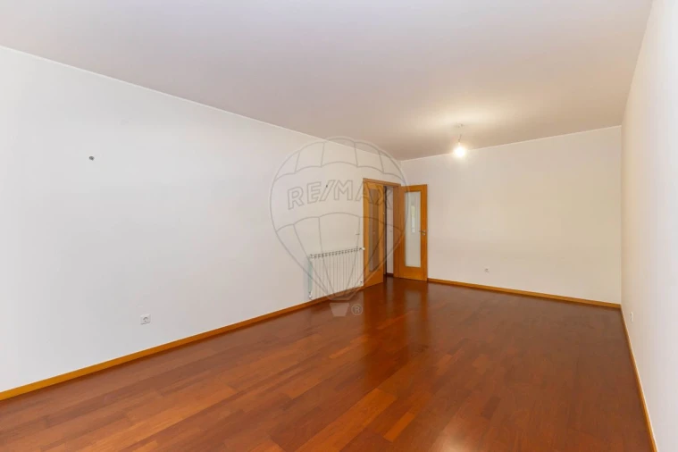 Apartamento T2 para Venda em Oliveira do Douro Foto 6