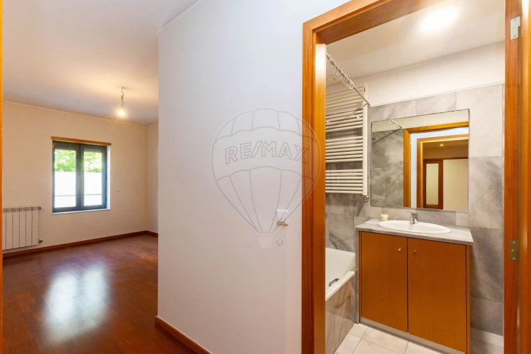 Apartamento T2 para Venda em Oliveira do Douro Foto 17