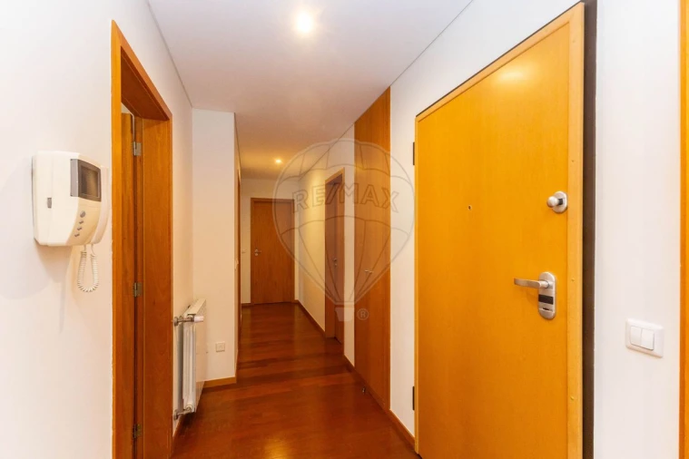 Apartamento T2 para Venda em Oliveira do Douro Foto 10