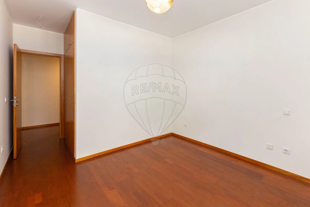 Apartamento T2 para Venda em Oliveira do Douro Foto 15