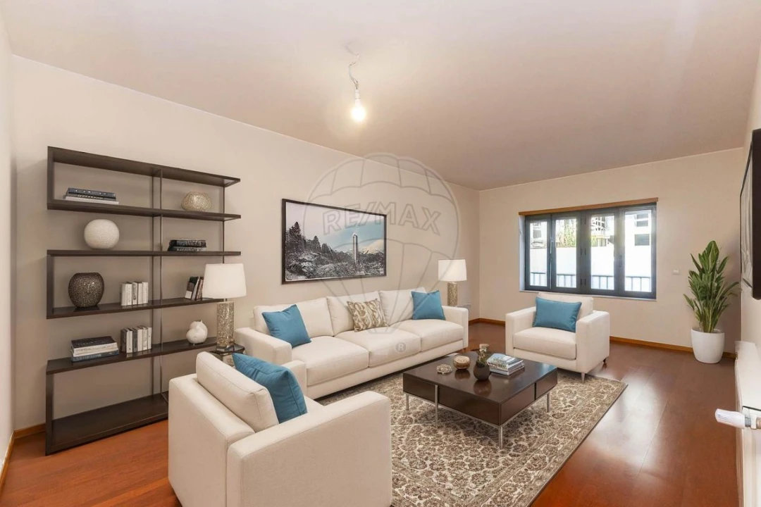 Apartamento T2 para Venda em Oliveira do Douro Foto 1