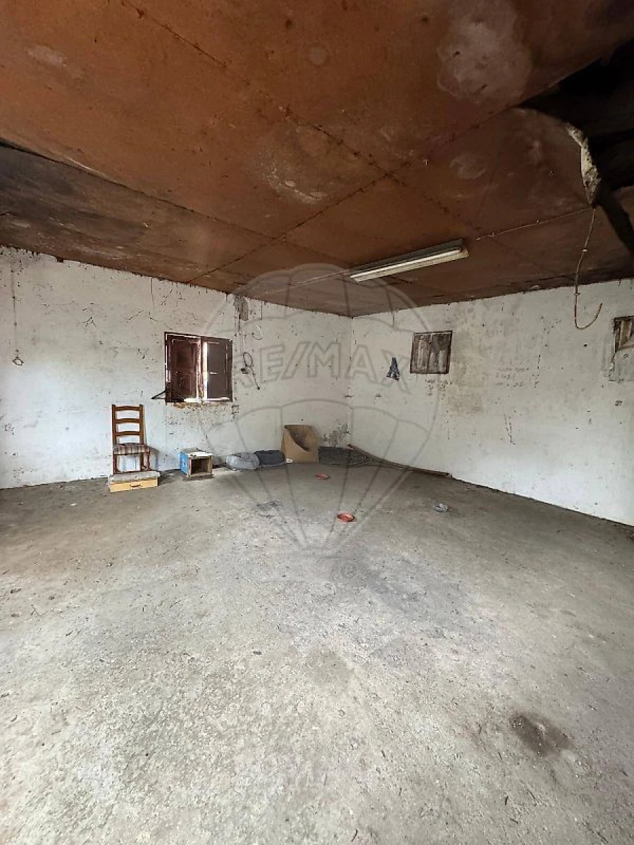 Moradia T2 para Venda em Oliveira do Douro Foto 9