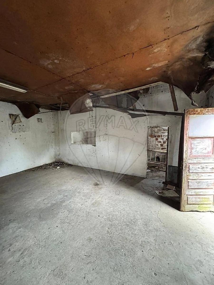 Moradia T2 para Venda em Oliveira do Douro Foto 2