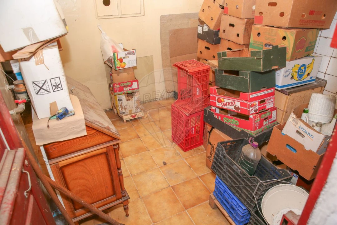 Prédio para Venda em Sacavém e Prior Velho Foto 10