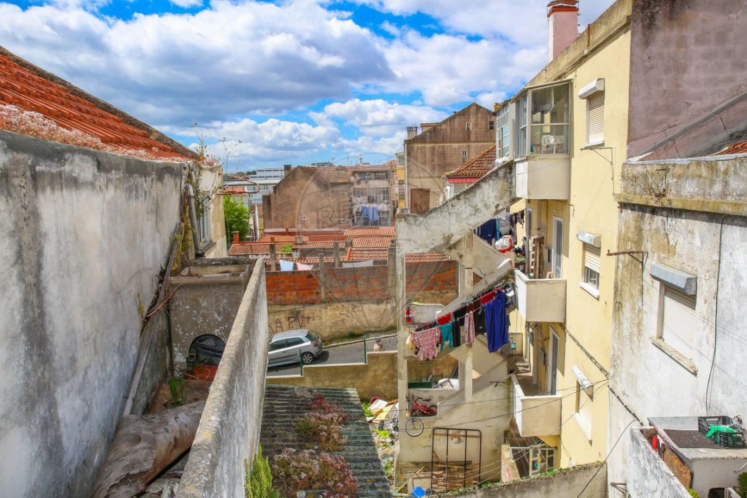 Prédio para Venda em Sacavém e Prior Velho Foto 32