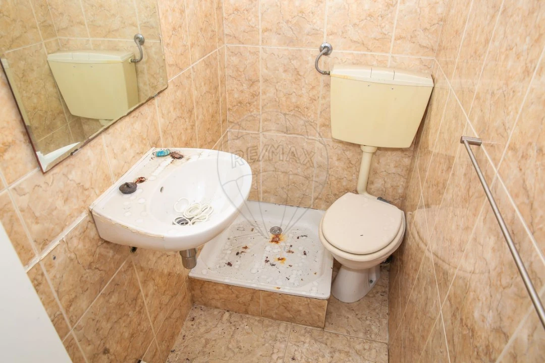 Prédio para Venda em Sacavém e Prior Velho Foto 20