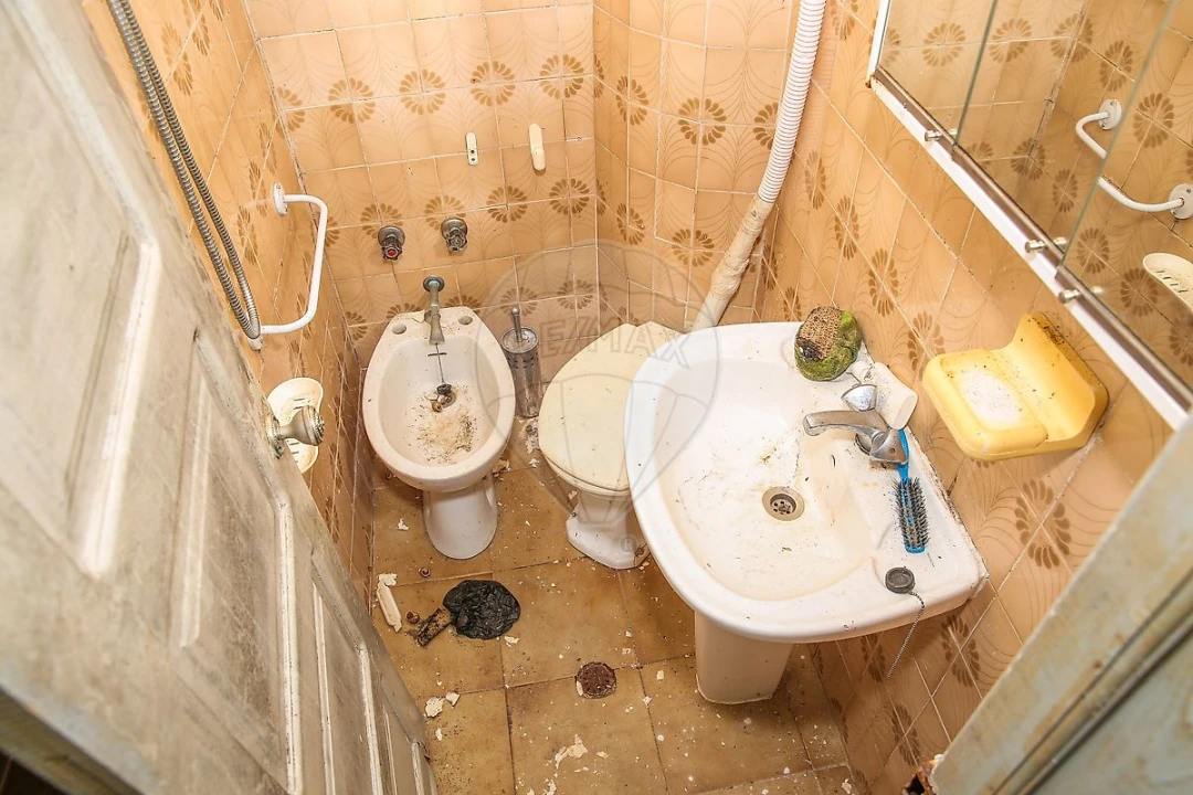 Prédio para Venda em Sacavém e Prior Velho Foto 13