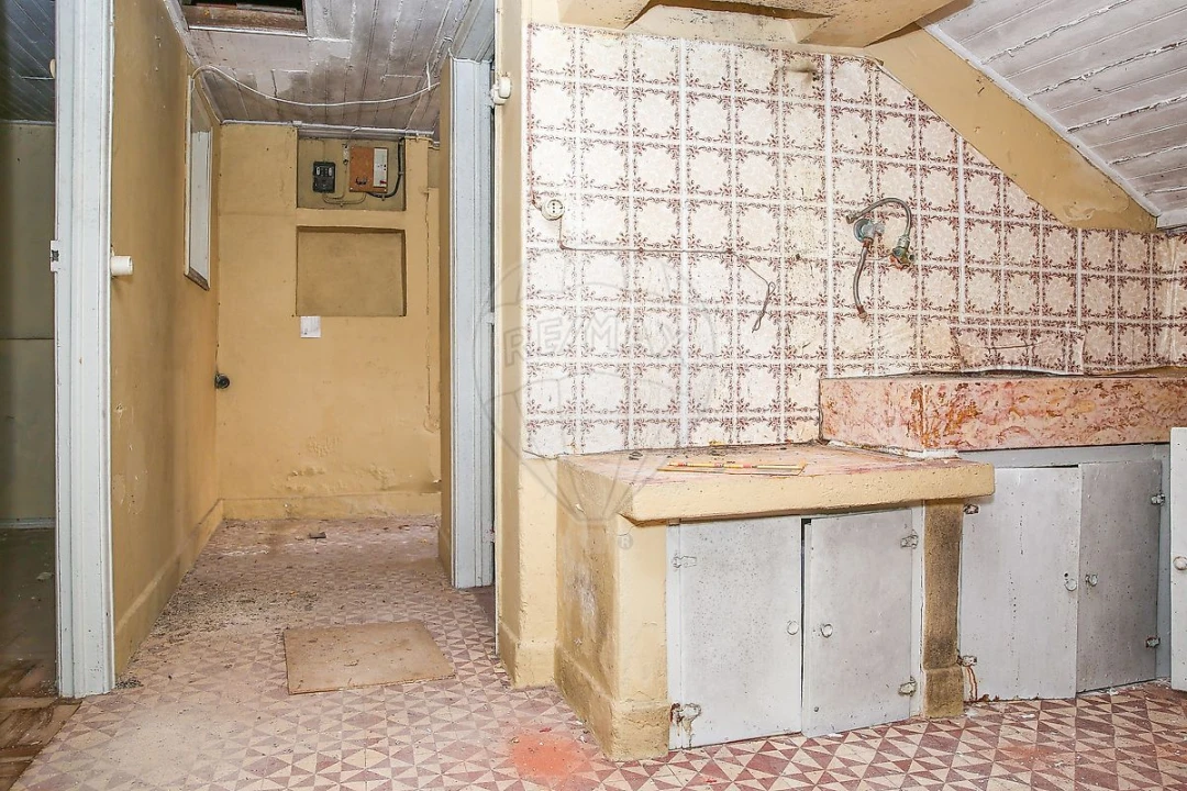 Prédio para Venda em Sacavém e Prior Velho Foto 30