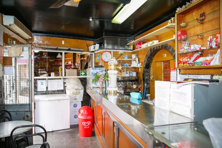 Prédio para Venda em Sacavém e Prior Velho Foto 38