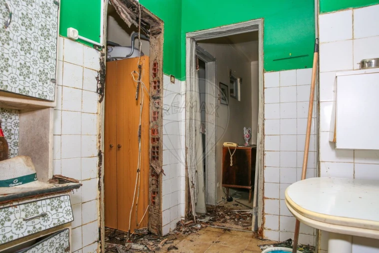 Prédio para Venda em Sacavém e Prior Velho Foto 18