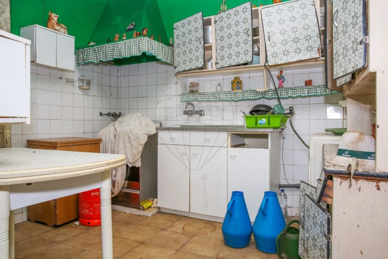 Prédio para Venda em Sacavém e Prior Velho Foto 16