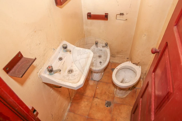 Prédio para Venda em Sacavém e Prior Velho Foto 11