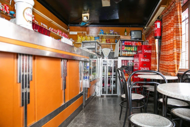 Prédio para Venda em Sacavém e Prior Velho Foto 36