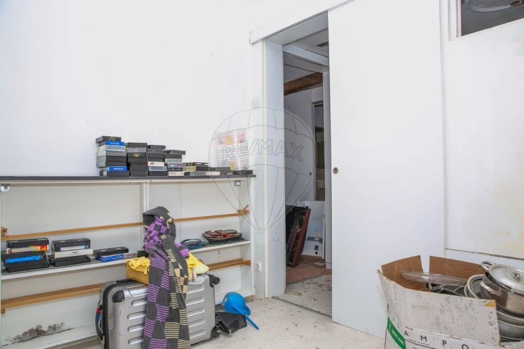 Prédio para Venda em Sacavém e Prior Velho Foto 21