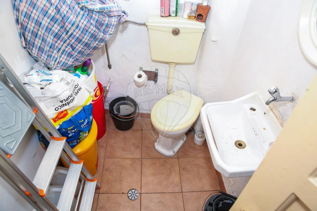 Prédio para Venda em Sacavém e Prior Velho Foto 41