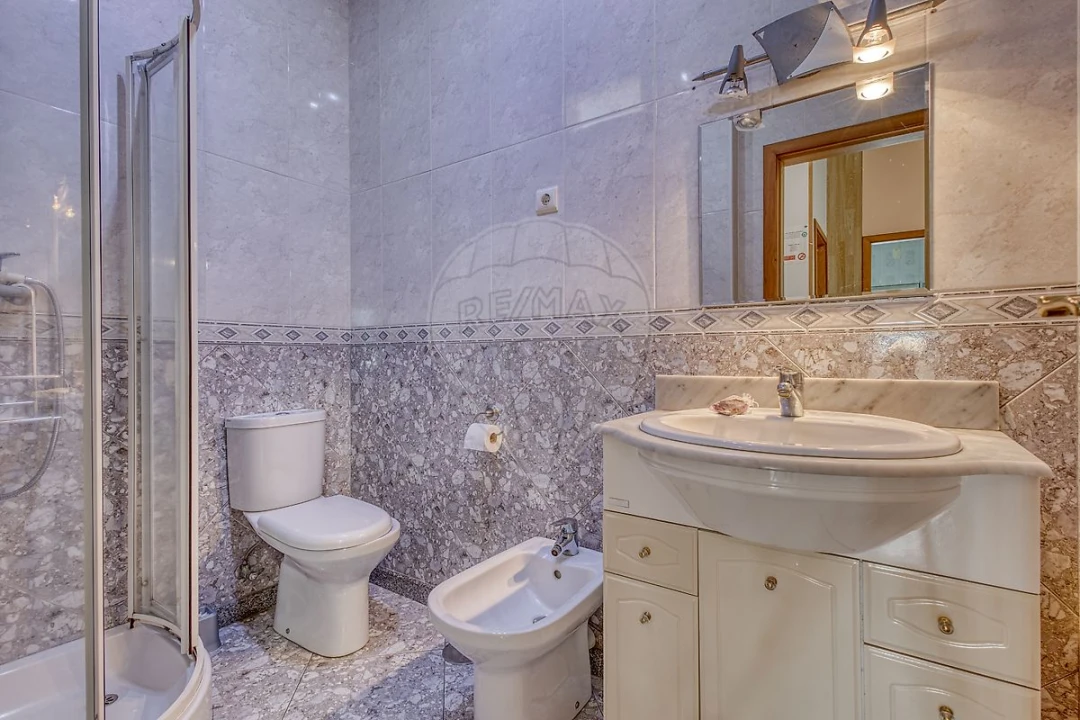 Moradia T4 para Venda em Rio Mau e Arcos Foto 14