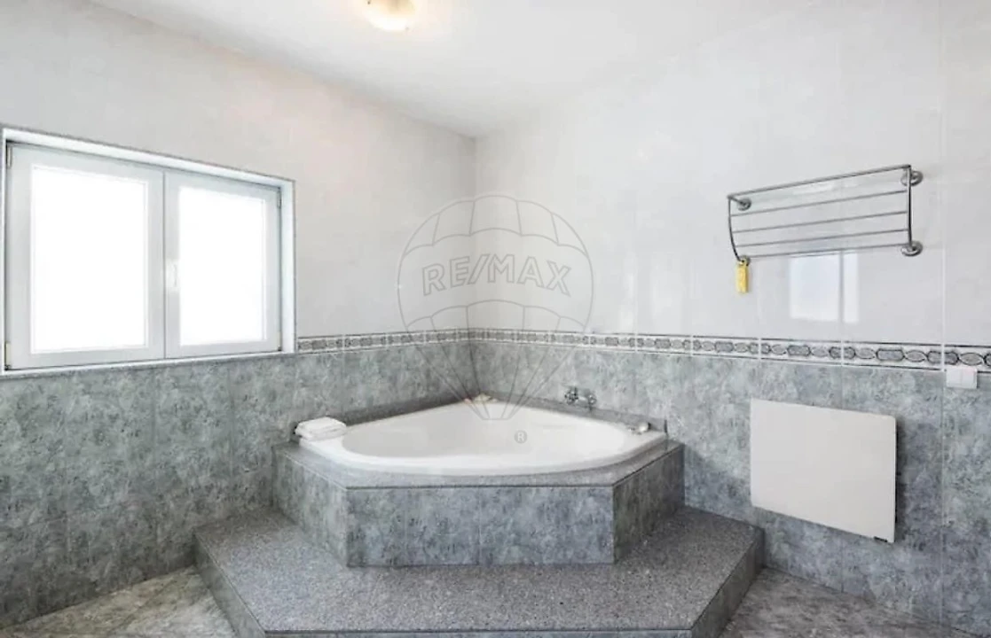 Moradia T4 para Venda em Rio Mau e Arcos Foto 2