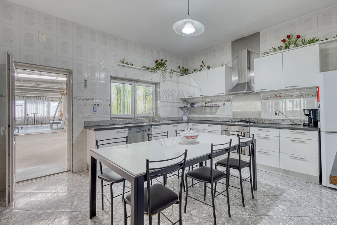 Moradia T4 para Venda em Rio Mau e Arcos Foto 22