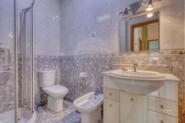 Moradia T4 para Venda em Rio Mau e Arcos Foto 14