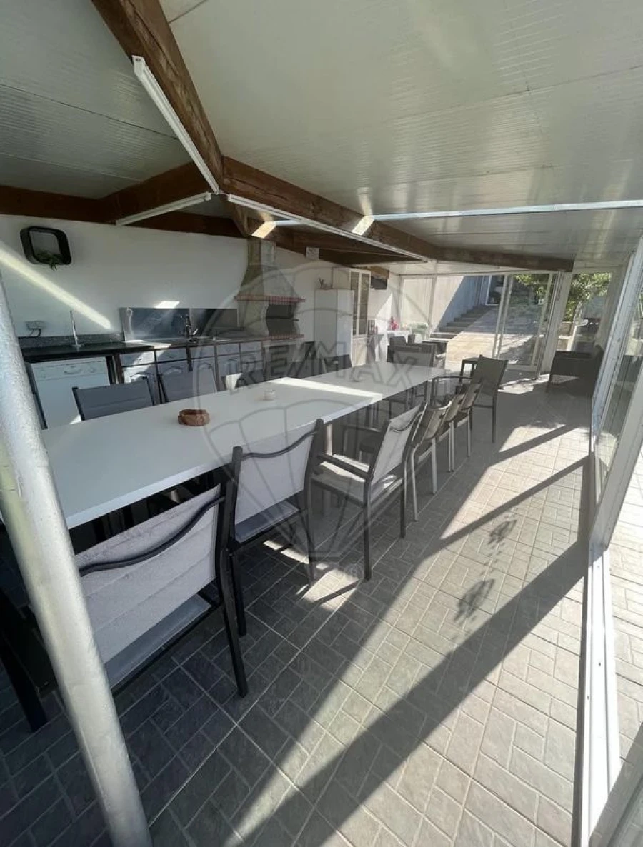 Moradia T4 para Venda em Rio Mau e Arcos Foto 3