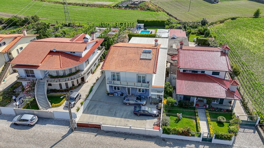 Moradia T4 para Venda em Rio Mau e Arcos Foto 5