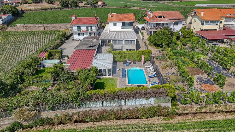 Moradia T4 para Venda em Rio Mau e Arcos Foto 13