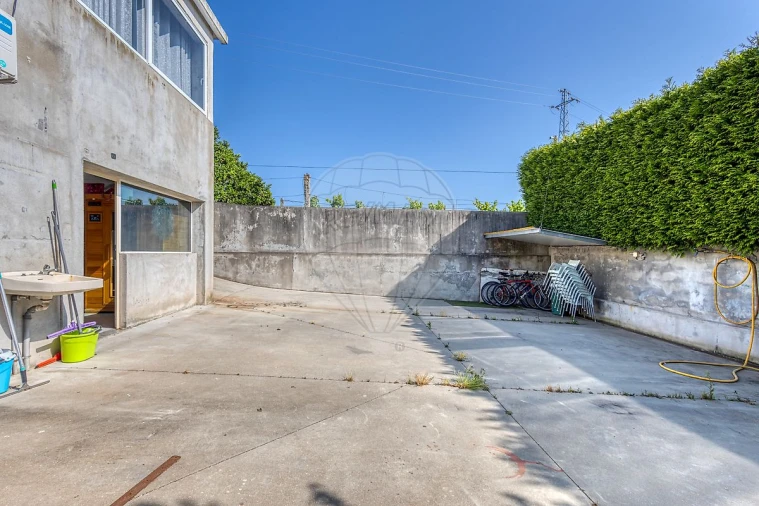 Moradia T4 para Venda em Rio Mau e Arcos Foto 37