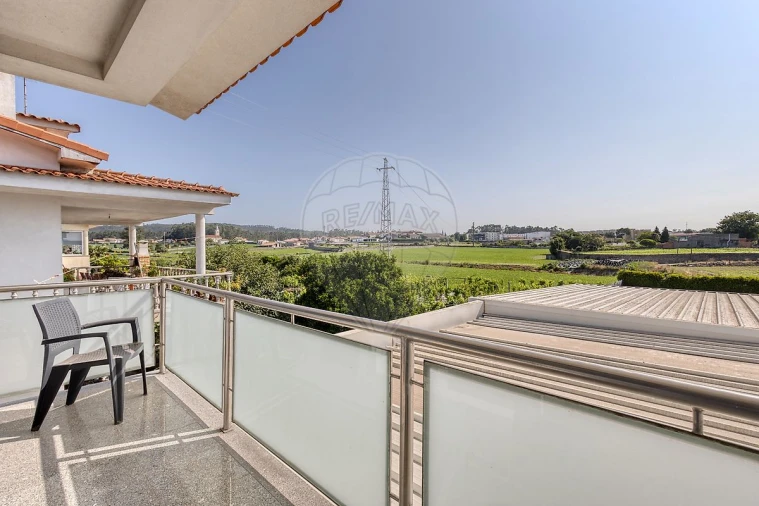 Moradia T4 para Venda em Rio Mau e Arcos Foto 46