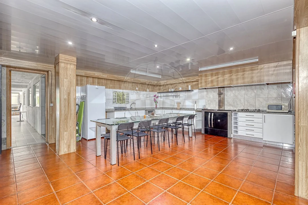 Moradia T4 para Venda em Rio Mau e Arcos Foto 19