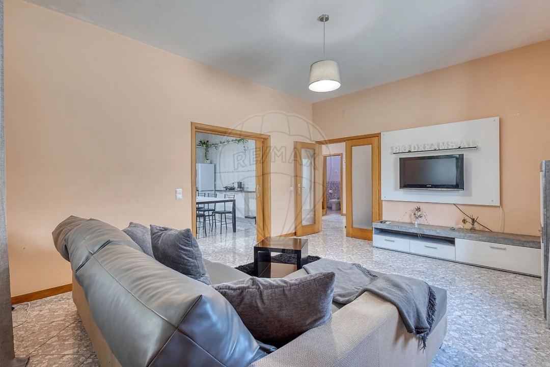 Moradia T4 para Venda em Rio Mau e Arcos Foto 11