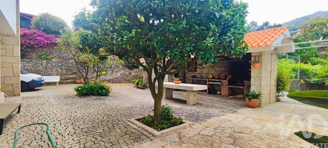 Moradia T7 para Venda em Gondarem Foto 18