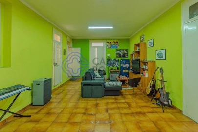 Moradia T5 para Venda em Paranhos