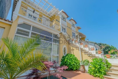 Moradia T5 para Venda em Paranhos