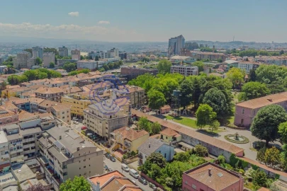Moradia T5 para Venda em Paranhos