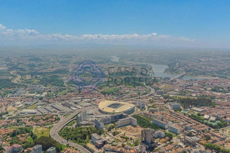 Moradia T5 para Venda em Paranhos Foto 9