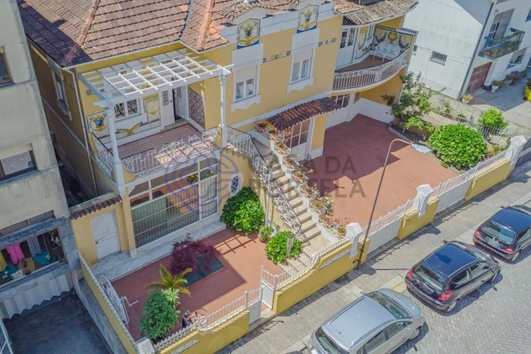 Moradia T5 para Venda em Paranhos Foto 13