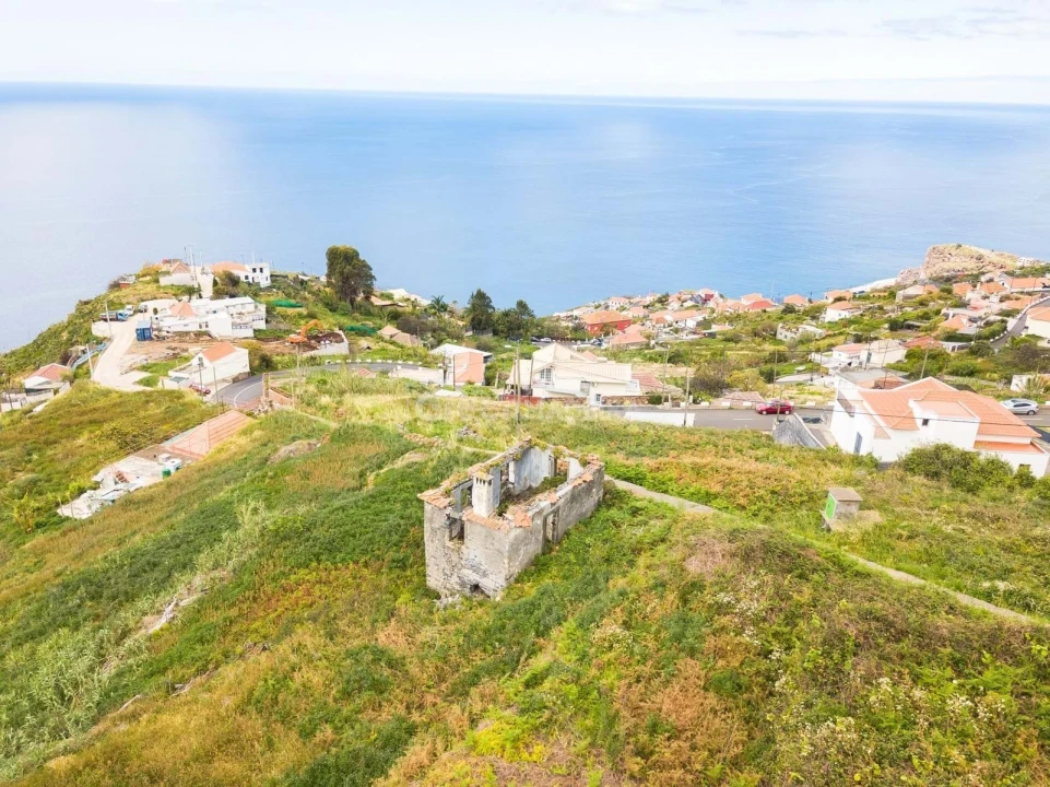 Moradia T2 para Venda em Ribeira Brava Foto 1