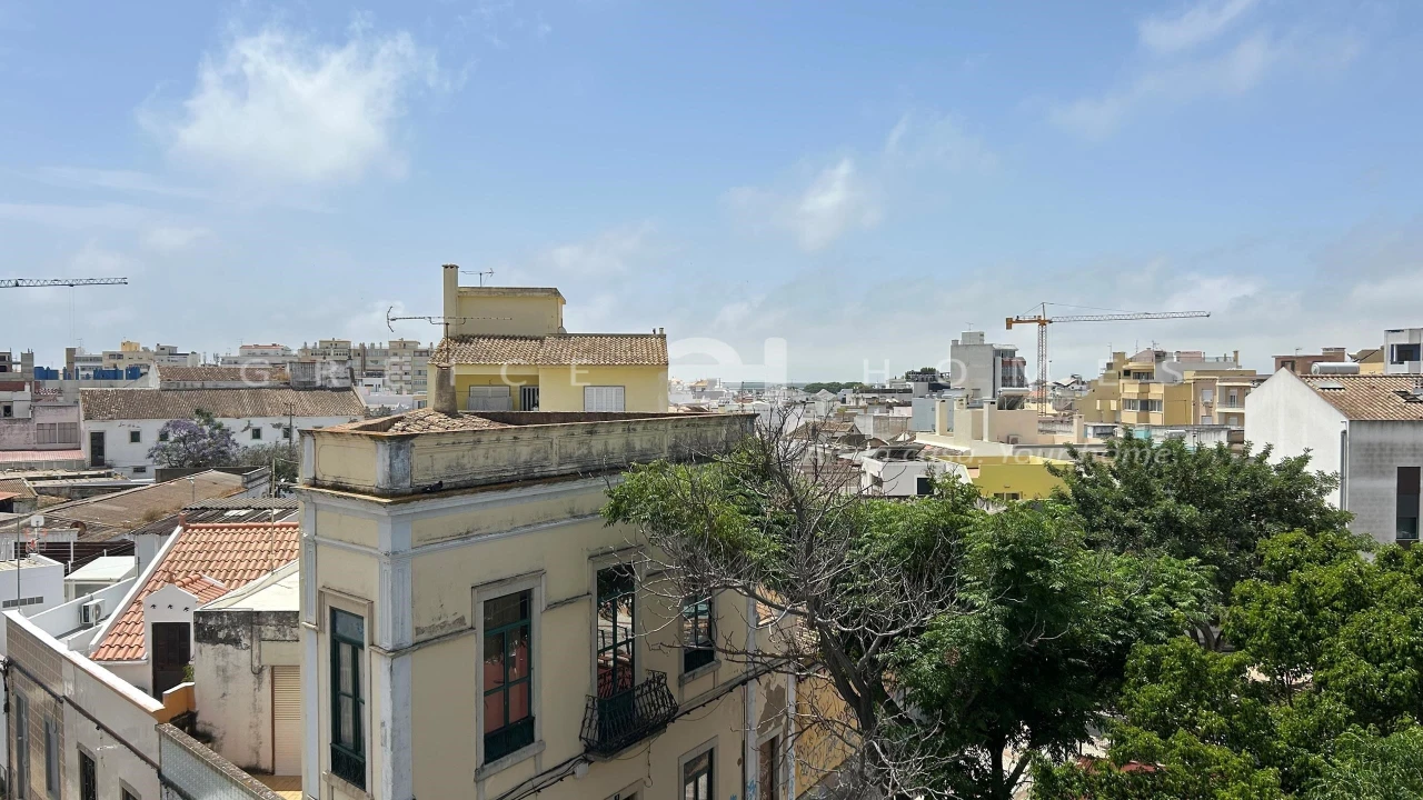 Prédio para Venda em Faro (Sé e São Pedro) Foto 42