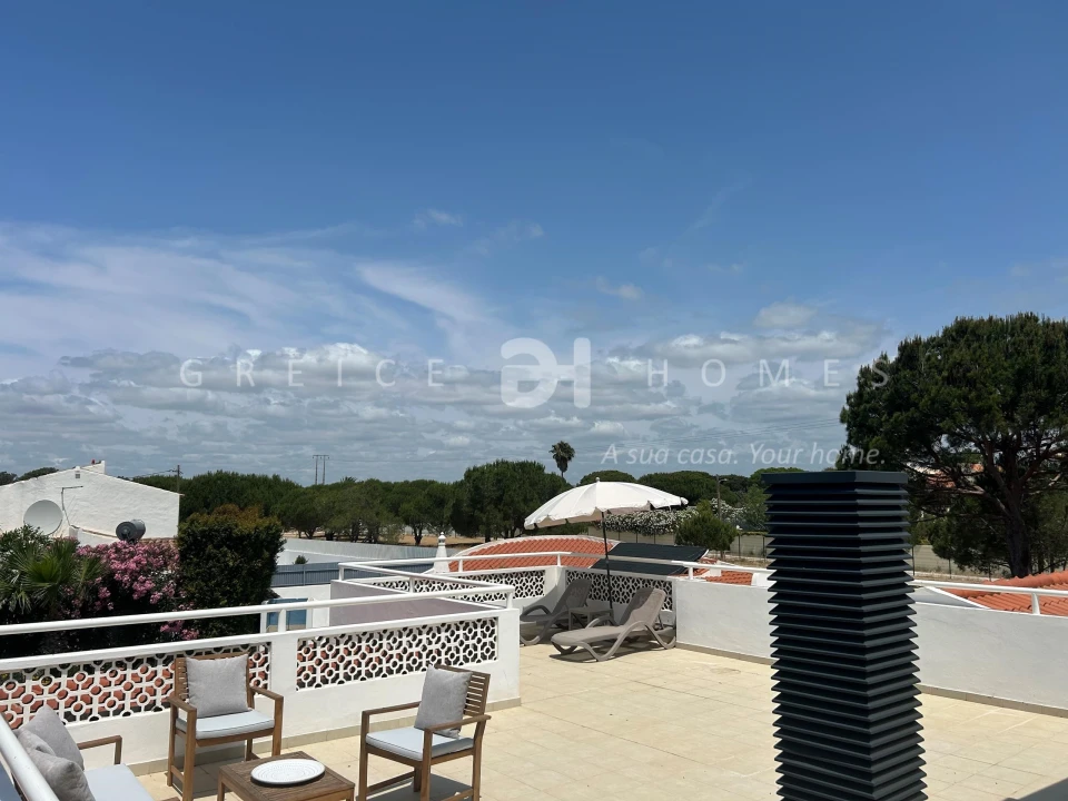 Moradia T7 para Venda em Almancil Foto 14