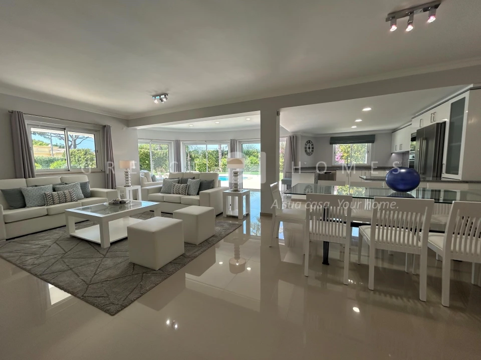 Moradia T7 para Venda em Almancil Foto 39