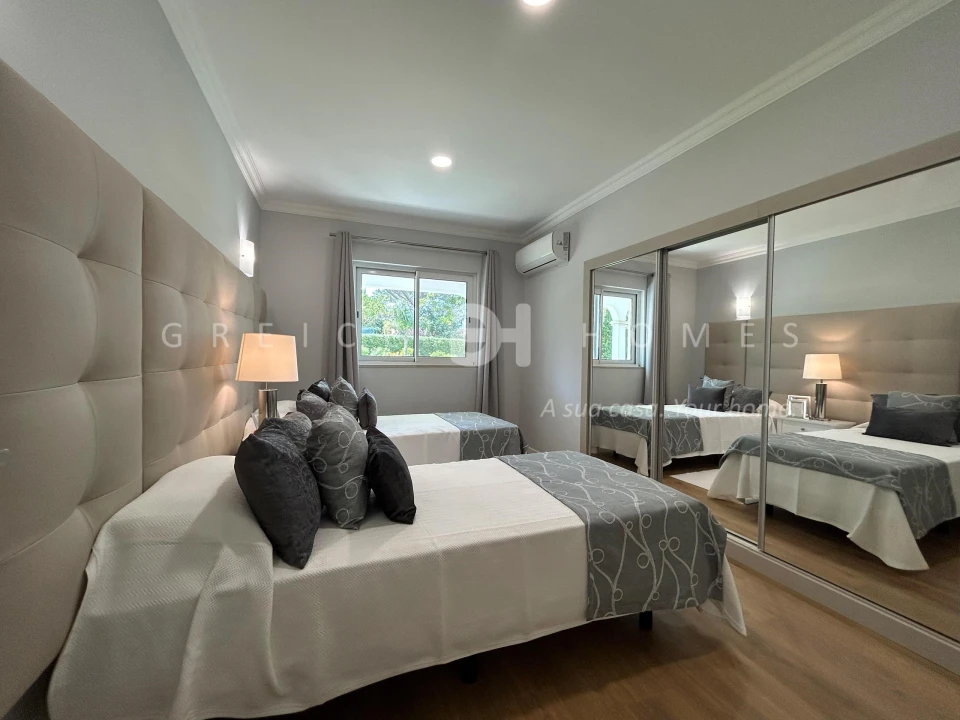 Moradia T7 para Venda em Almancil Foto 40