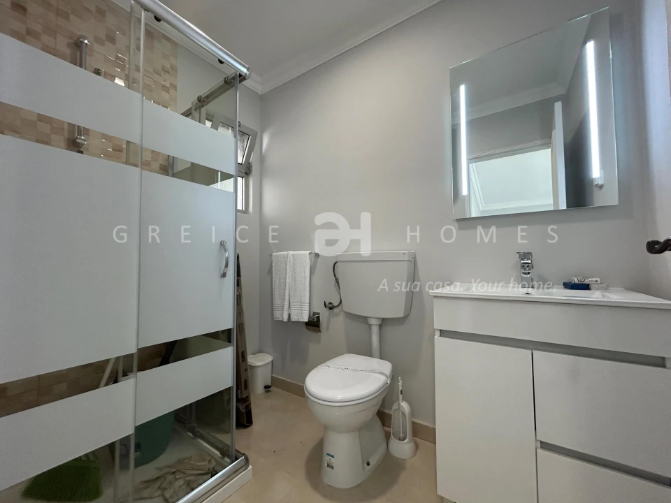 Moradia T7 para Venda em Almancil Foto 13