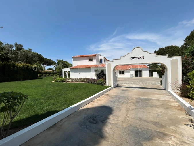 Moradia T7 para Venda em Almancil Foto 4