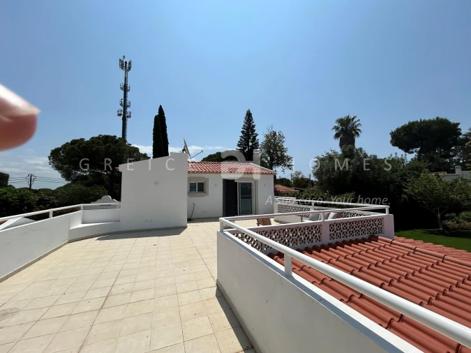 Moradia T7 para Venda em Almancil Foto 18