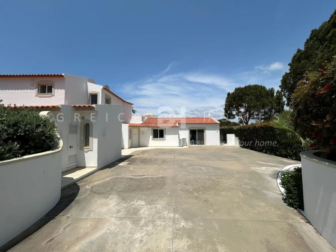 Moradia T7 para Venda em Almancil Foto 51