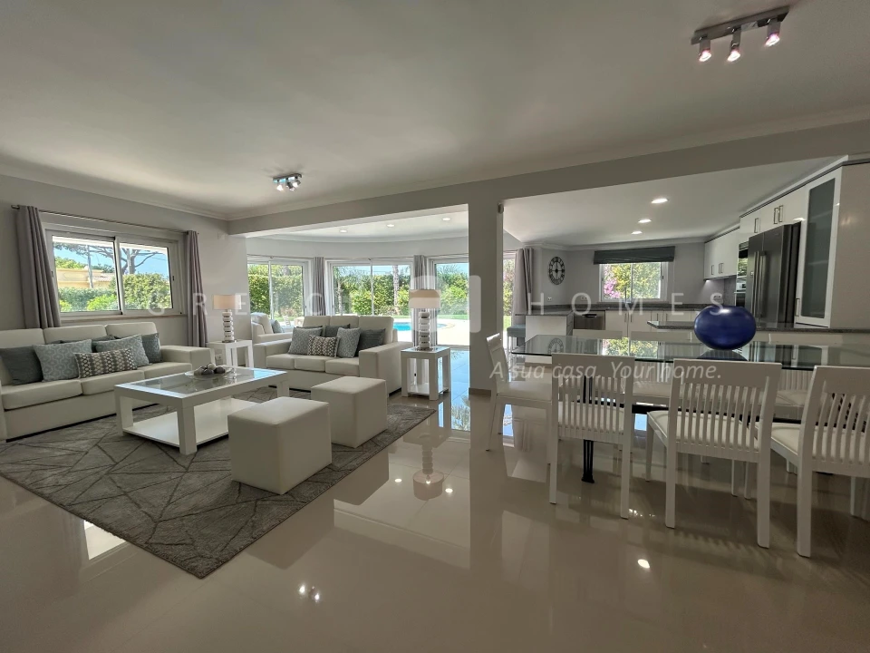 Moradia T7 para Venda em Almancil Foto 38